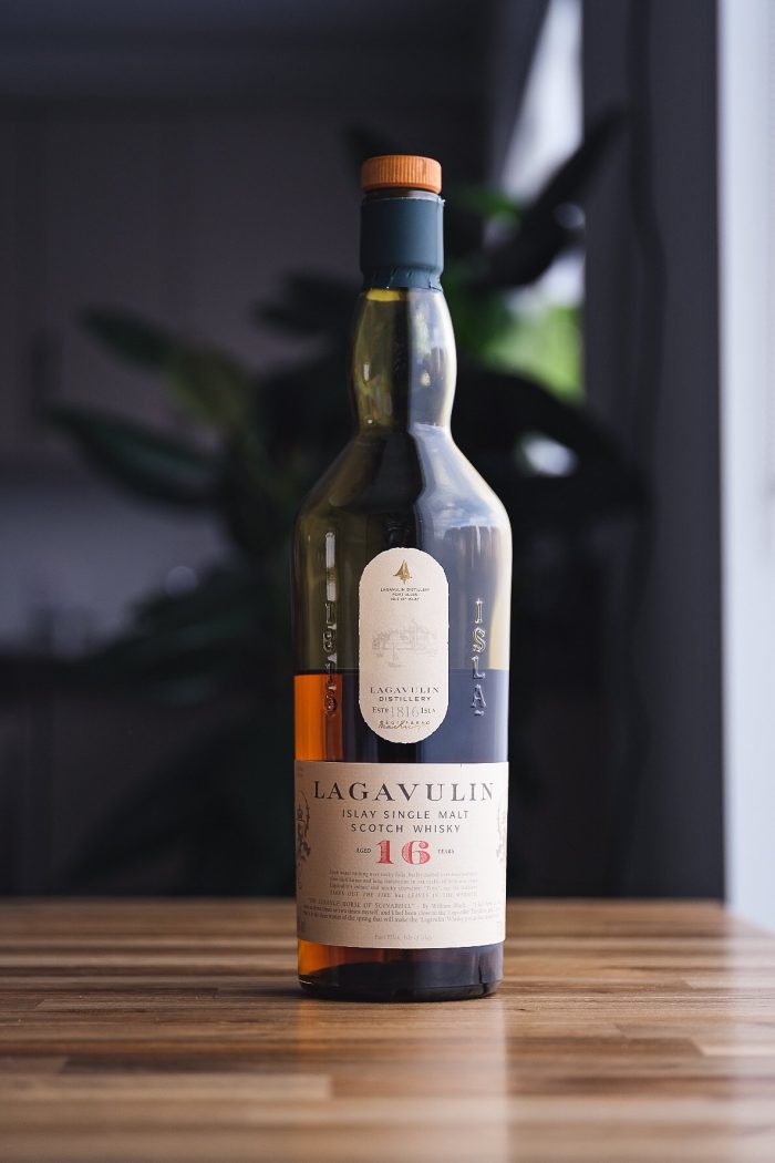 NV-Lagavulin Whisky 16 Years Peated